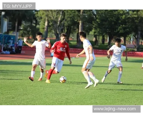 许小龙足球之路:从青涩少年到职业球员的成长故事与奋斗历程